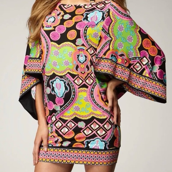 Trina Turk Dresses & Skirts - Rare Trina Turk Beach Cover-Up Dress